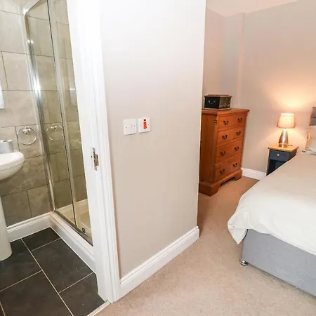 4 Alpha Rise Holiday home *